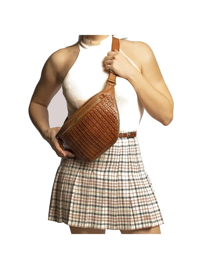 GÖN Toga belt bag in tan leather