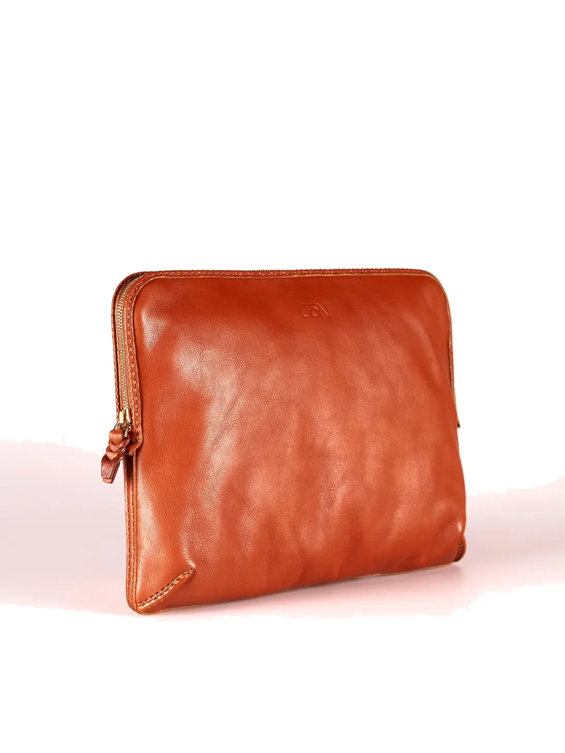 GÖN Handmade Celes Laptop Sleeve in Tan — view 5