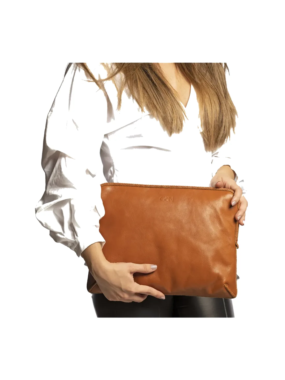 GÖN Handmade Celes Laptop Sleeve in Tan — view 6