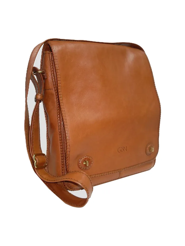 GÖN Yalo messenger bag in tan leather