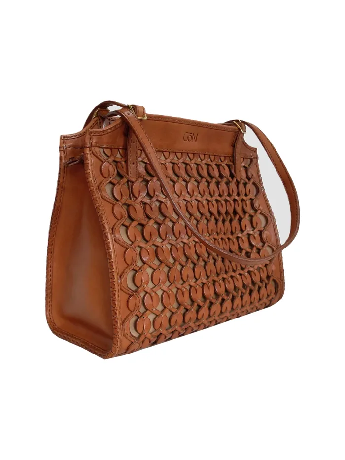 GÖN Kipe shoulder bag in tan leather